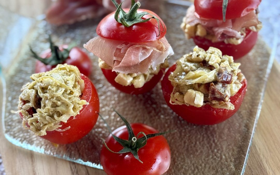 Tomates cocktail farcies ricotta, speck & pesto